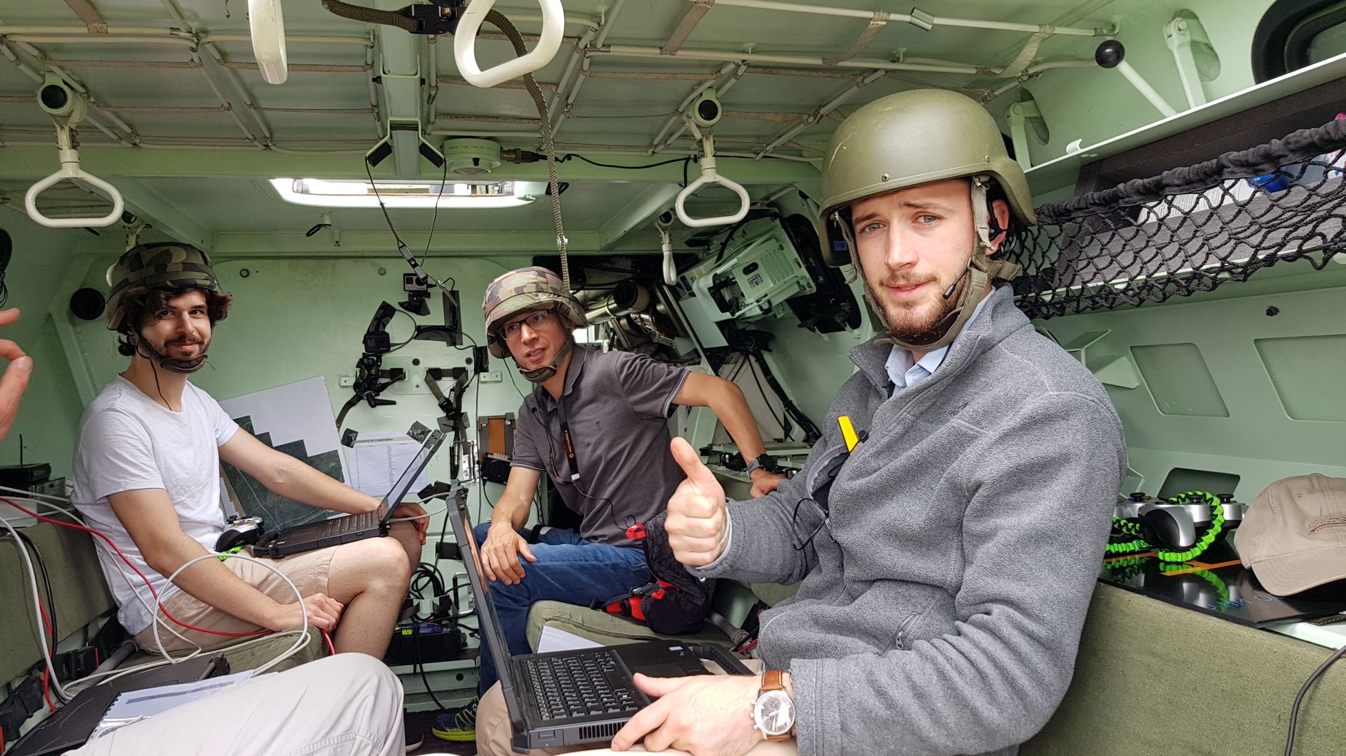 L'équipe ENSTA Paris prête à commencer la mission de reconnaissance