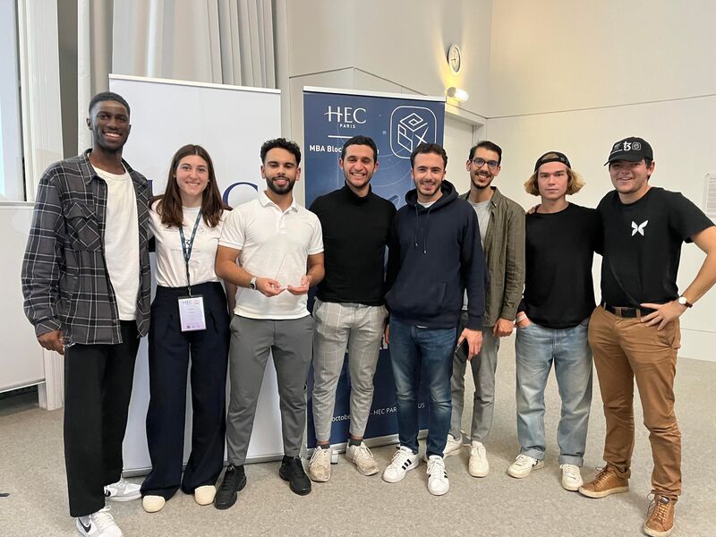 Premier prix du hackathon Tezos HEC pour 2 ENSTA Paris