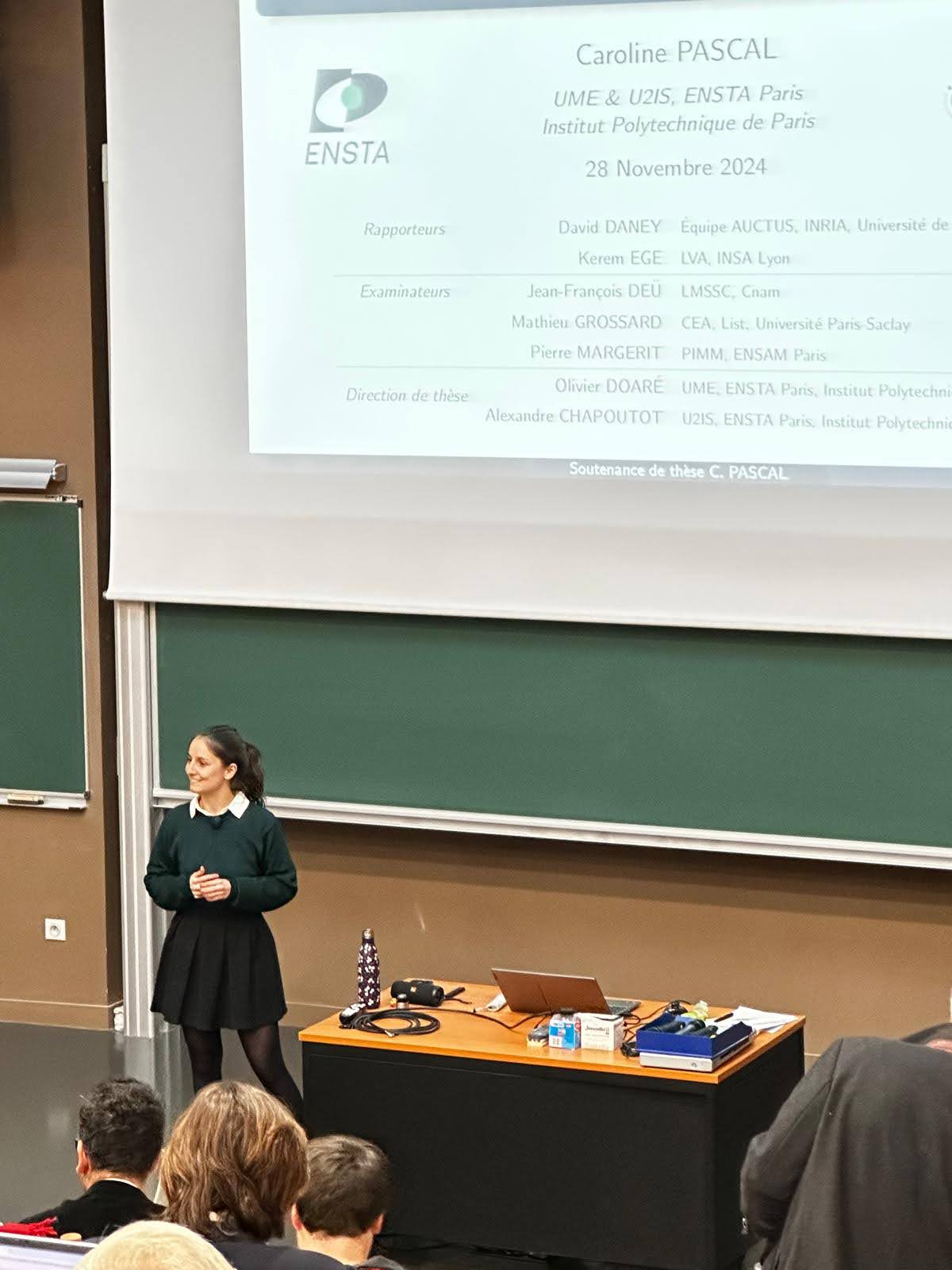 Caroline Pascal pendant sa soutenance de thèse