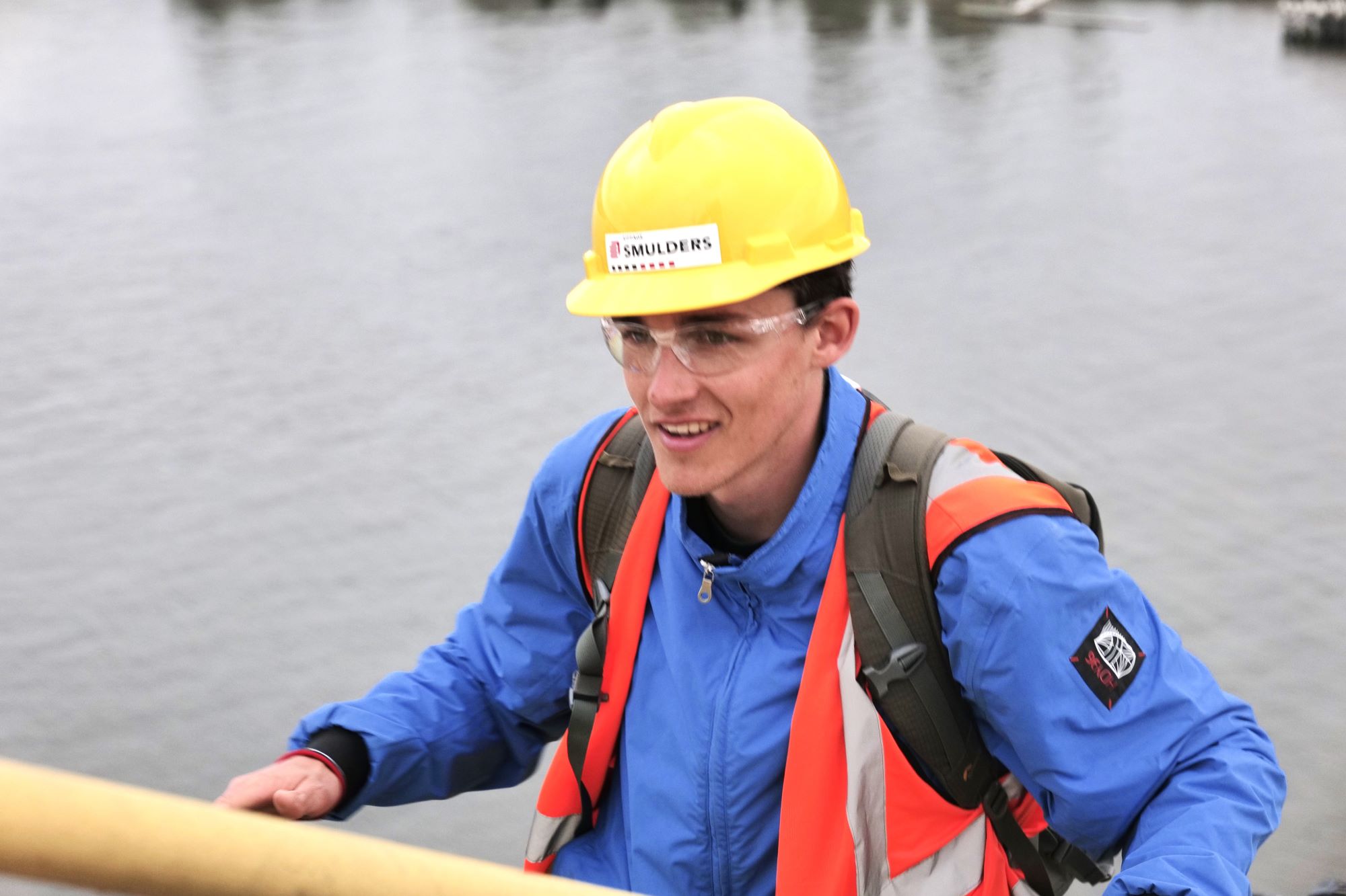 Benjamin Catry lors de la visite des chantiers Smulders project à Hoboken pour la fabrication des pièces de transition pour les fondations d’éoliennes en mer.