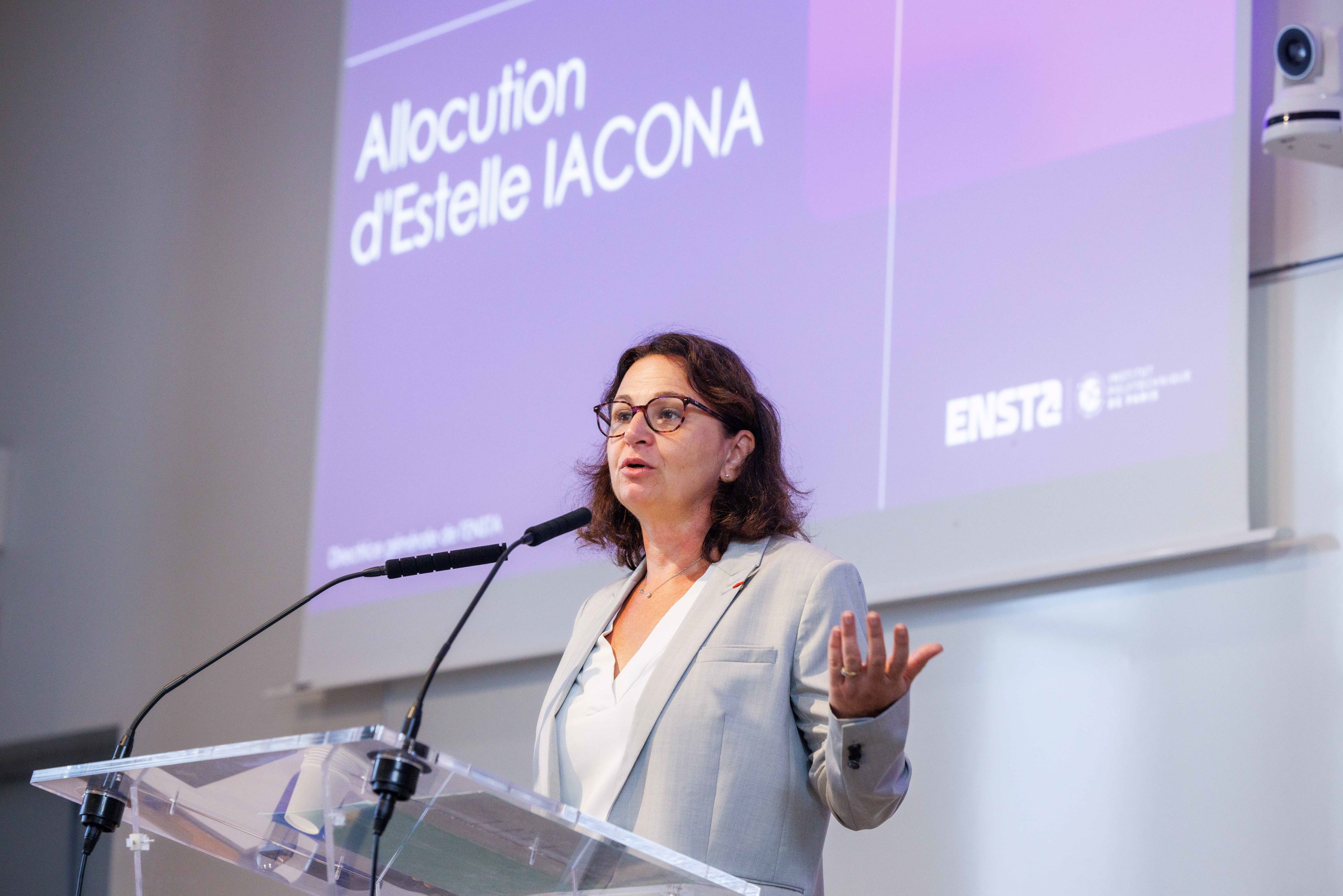 Accueil des nouveaux élèves sur le campus de Brest lors de la rentrée 2025